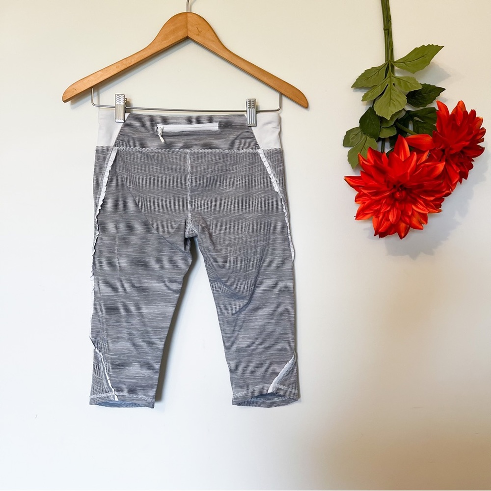lululemon | run fast and free crop wee are from space 6 - Picture 3 of 7